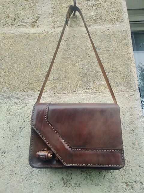 sac � main 40 Ambar�s-et-Lagrave (33)