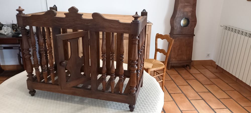 Paneti&egrave;re ancienne 
Meubles