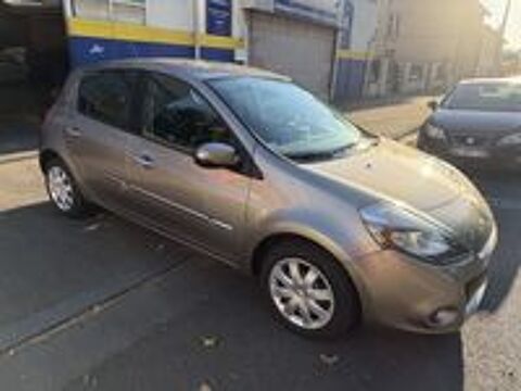 Clio III dCi 70 115g eco2 Dynamique TomTom 2010 occasion 69200 V&eacute;nissieux