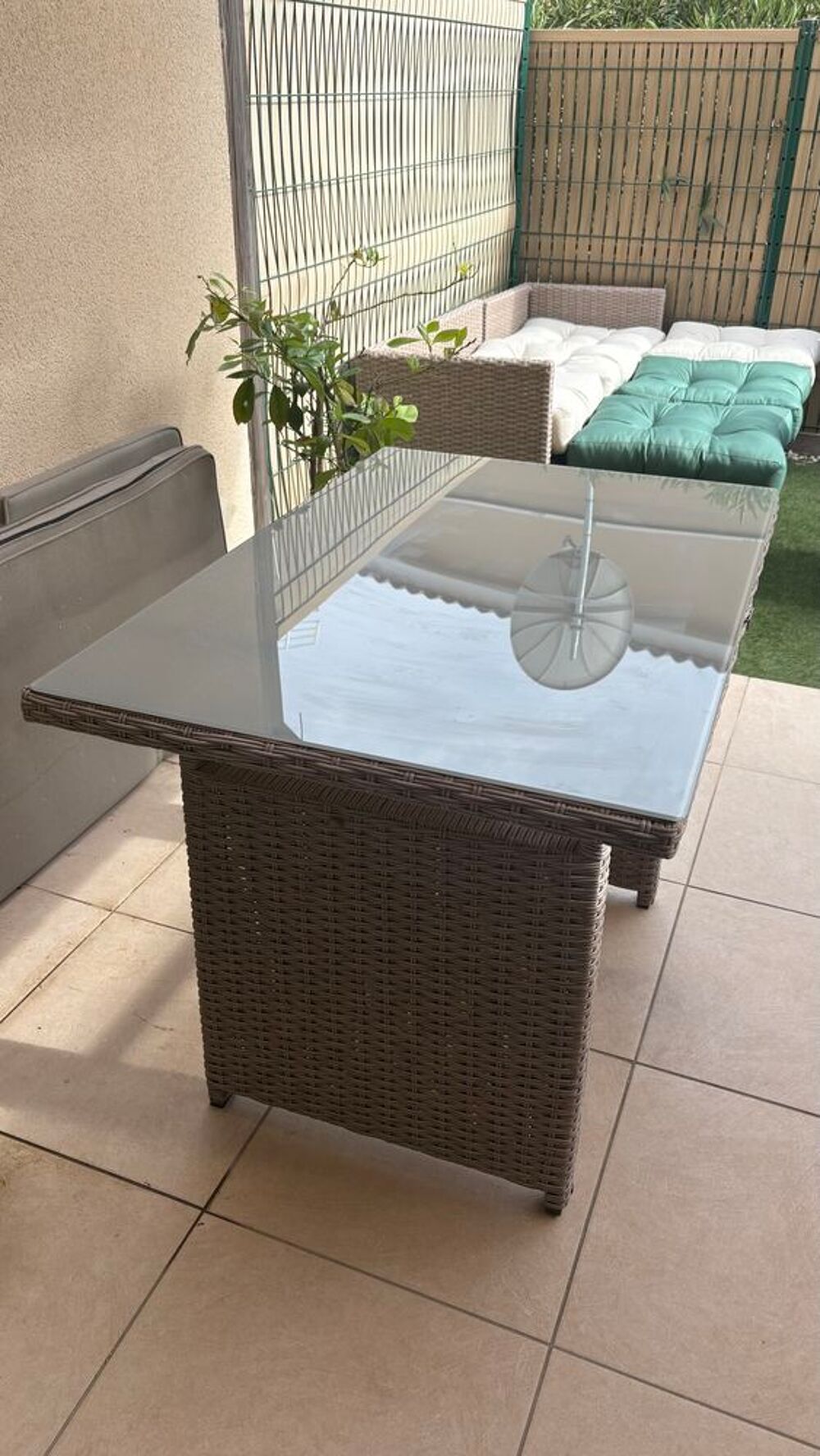 Table de jardin effet rotin avec plateau en verre Meubles