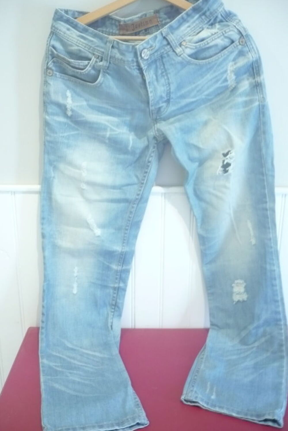 JEANS BLEU JUSTNG NEUF TAILLE 40 Vêtements