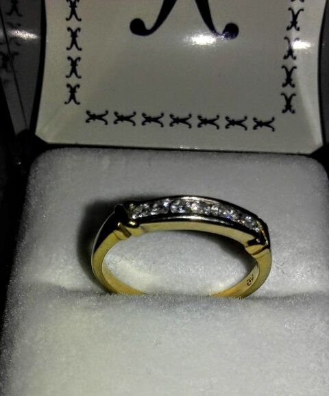 Alliance /Bague , 290 Or Jaune 18 cts. 7 Diamants.Facture 290 Quimperl (29)