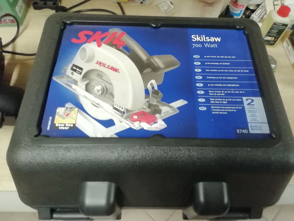 Scie circulaire &eacute;lectrique portative SKILSAW 700w Bricolage