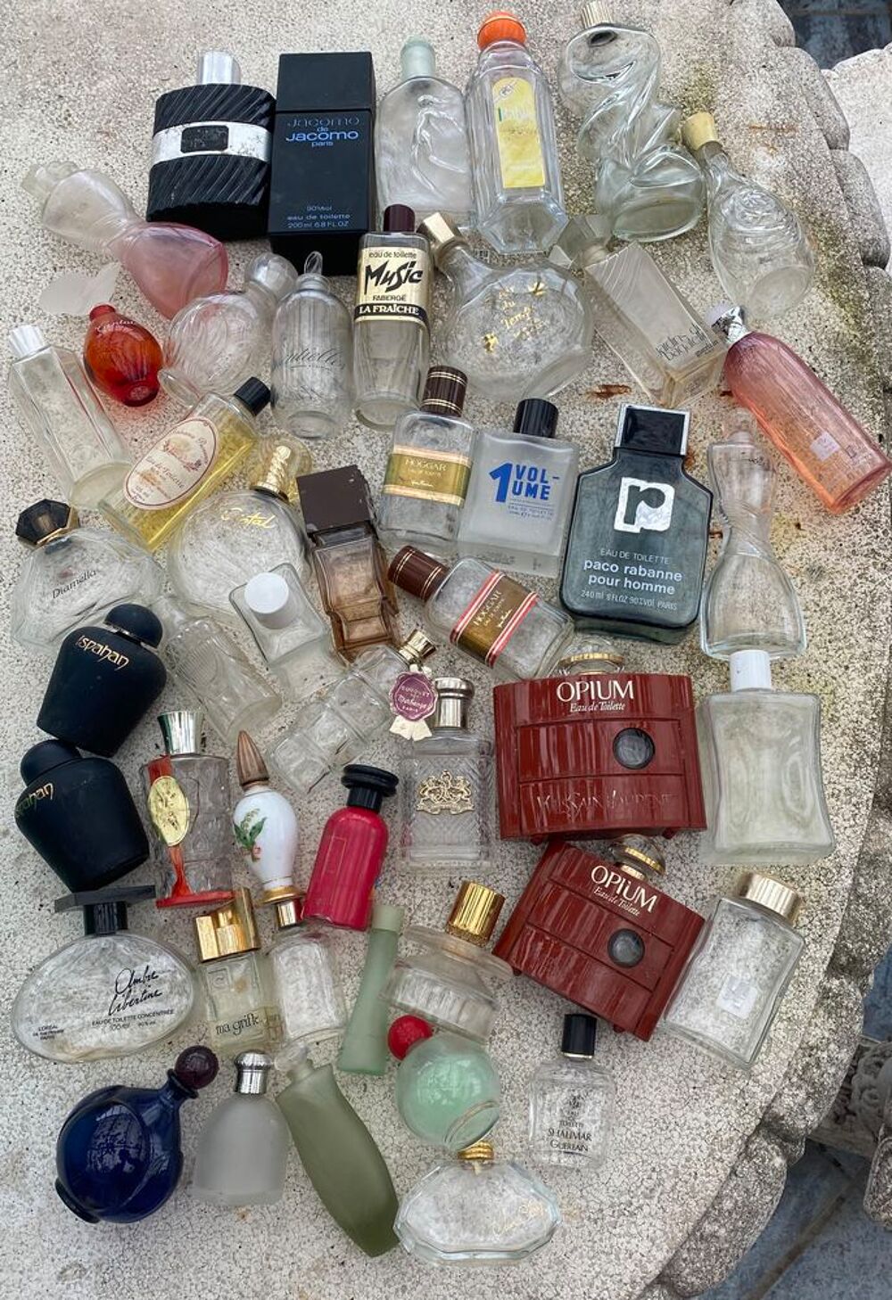 50 bouteilles de parfum vides 