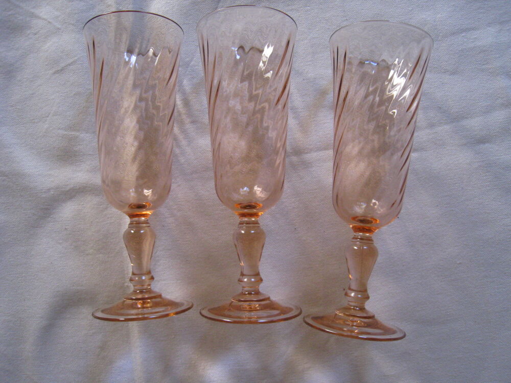 Fl&ucirc;tes &agrave; champagne rosaline Luminarc 1970 Cuisine