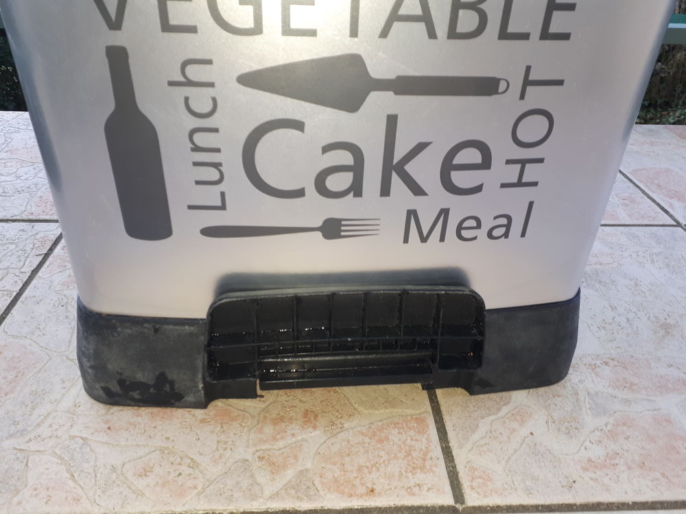 Grande poubelle &agrave; p&eacute;dale Curver Bricolage