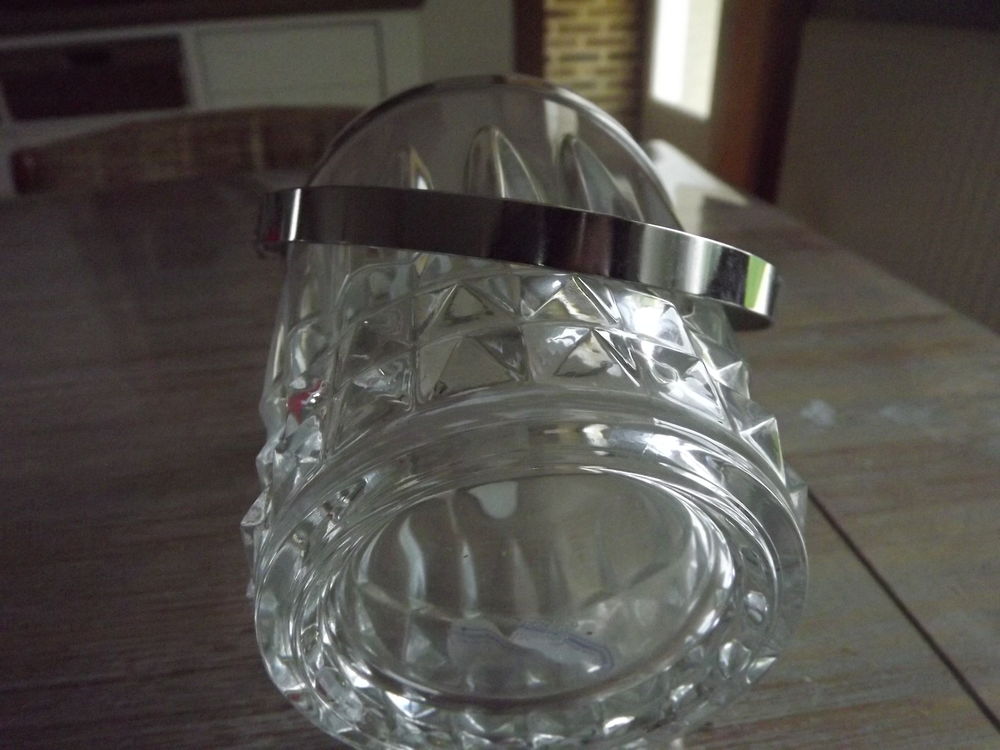 Saut &agrave; glace en cristal et argent Cuisine