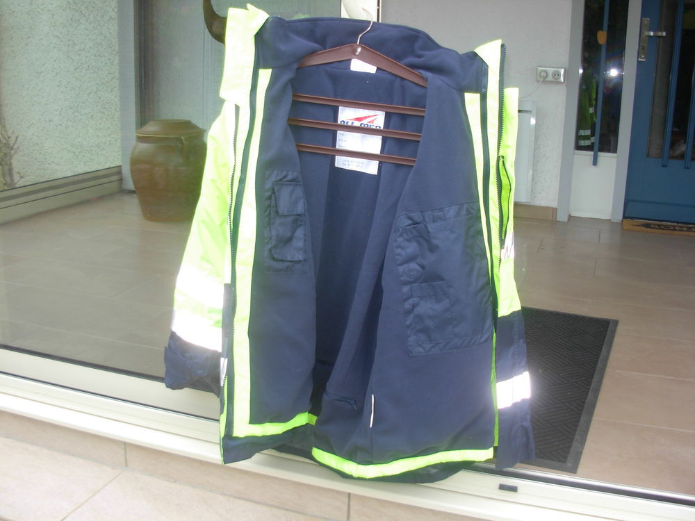Parka 2 en 1 XL neuves dont 1 veste amovible 100 % polyester Vêtements