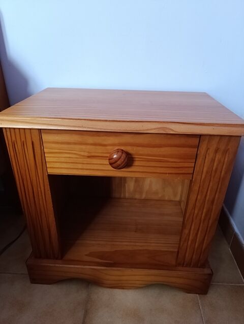 Table de chevet en bois avec tiroir 40 Puyricard (13)