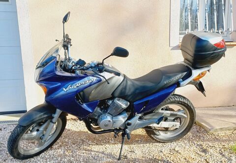 Moto HONDA 2005 occasion Gar&eacute;oult 83136