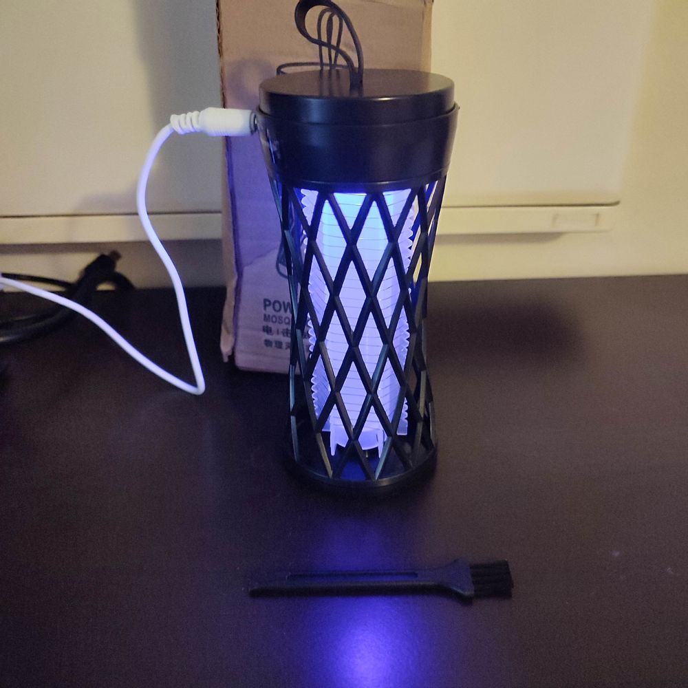 Lampe anti moustique Electroménager