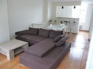  Appartement à louer 3 pièces 920 m²