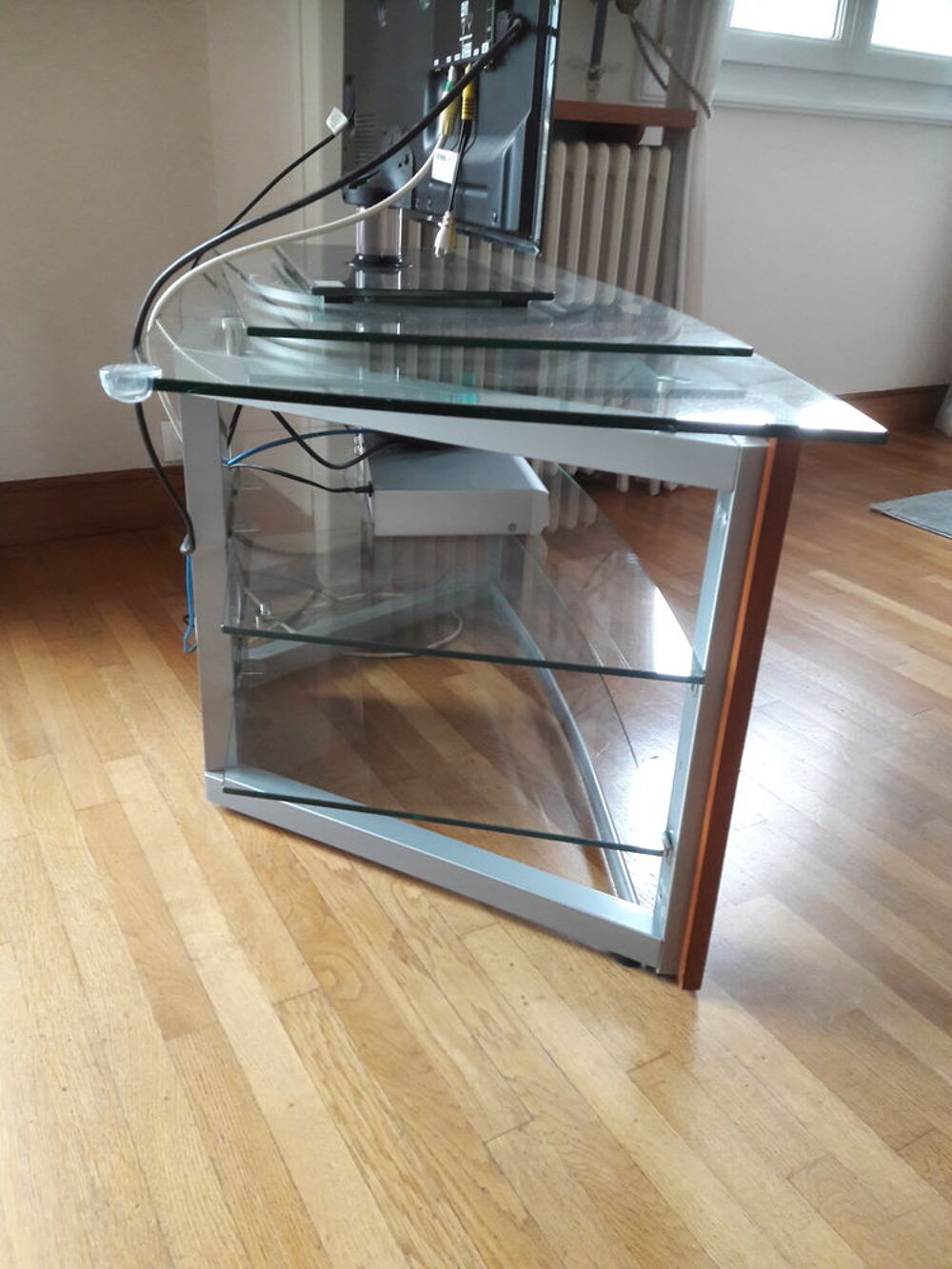 Meuble TV m&eacute;tal, bois, verre
Meubles