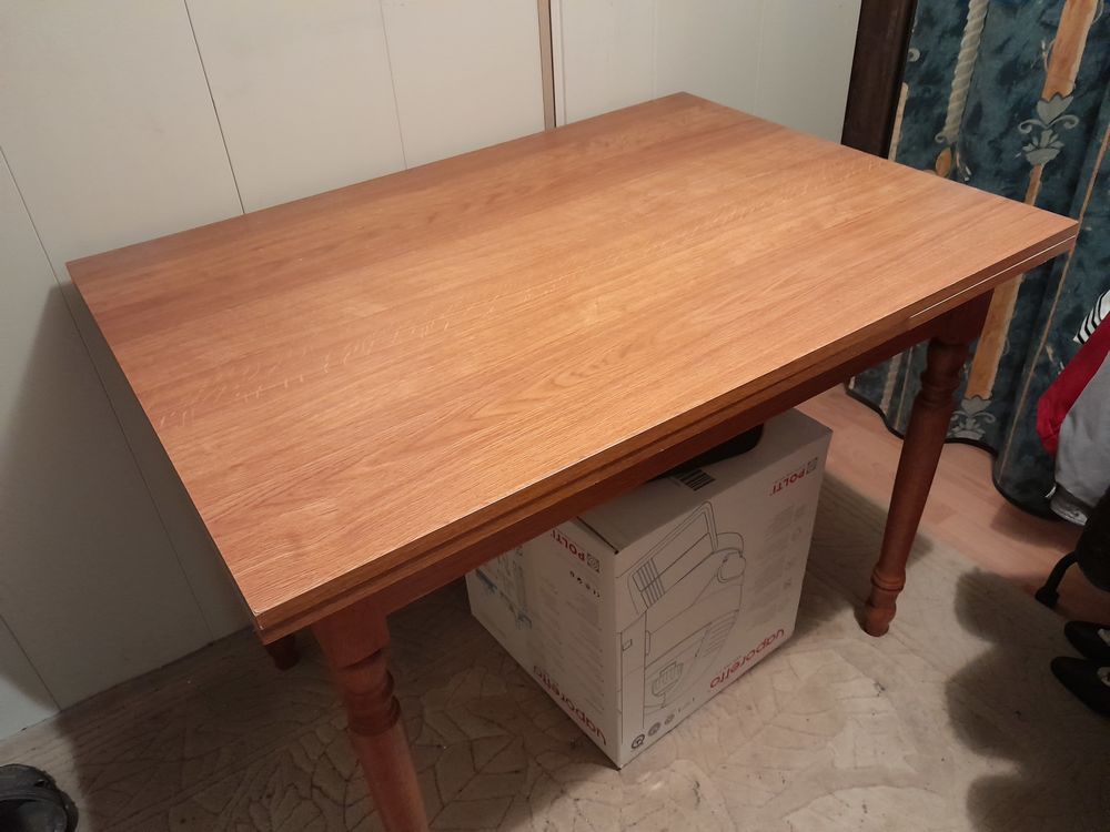table de cuisisne et autre meuble
table 60 euros Meubles