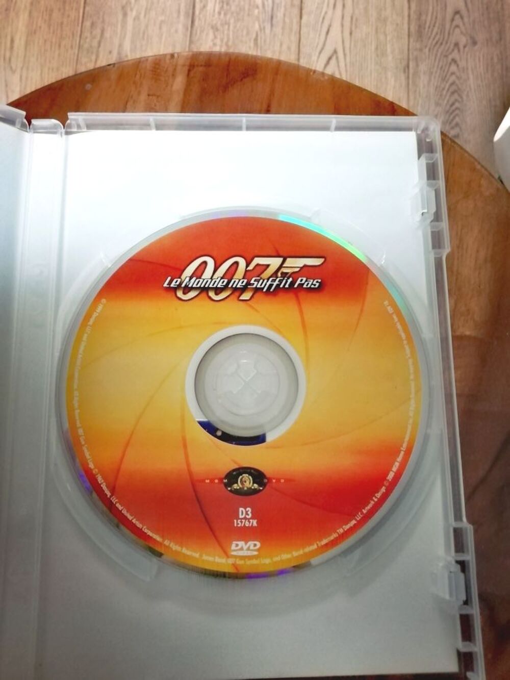 Dvd James Bond Le Monde Ne Suffit Pas DVD et blu-ray