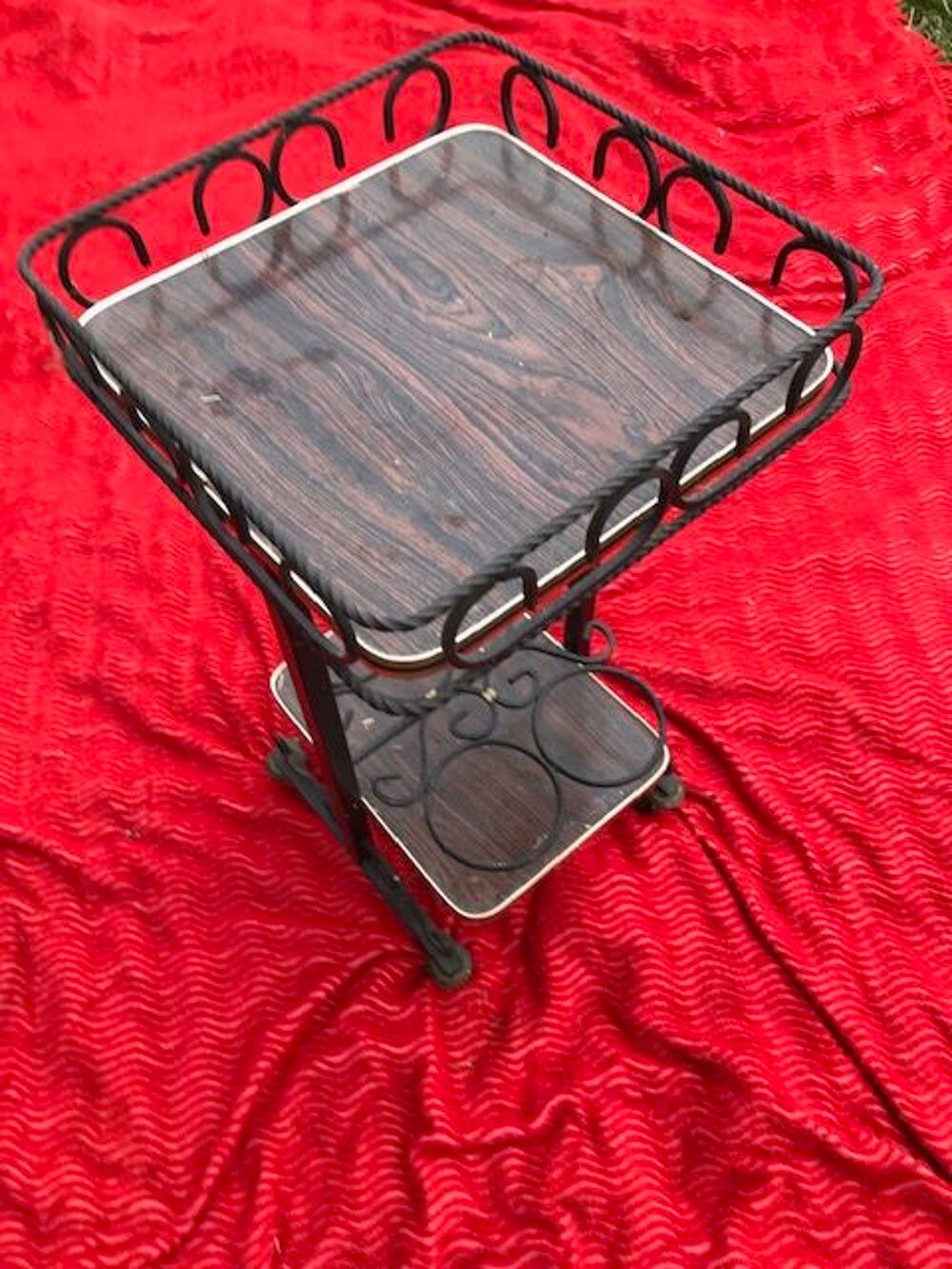 Table &agrave; roulettes 1960 