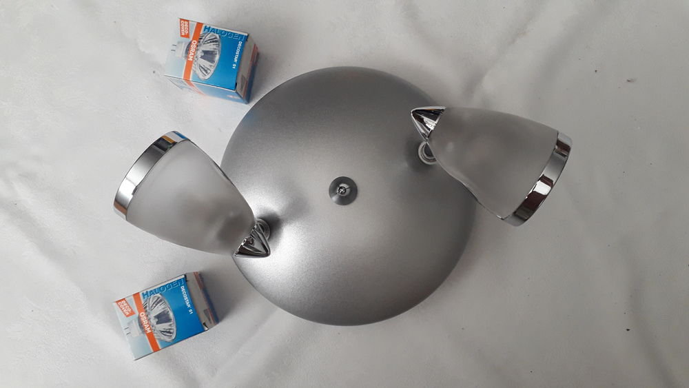 Spot plafonnier inox design halog&egrave;ne
Décoration
