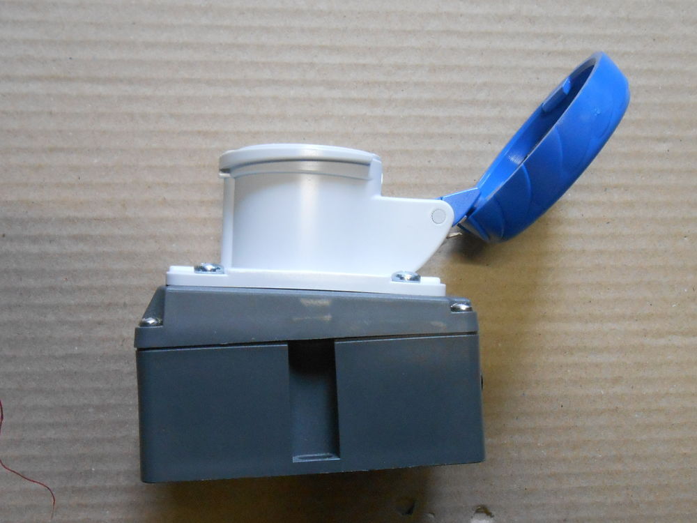 PRISE P 17 2 P&Ocirc;LES +TERRE 16 AMP&Egrave;RES (132) Bricolage