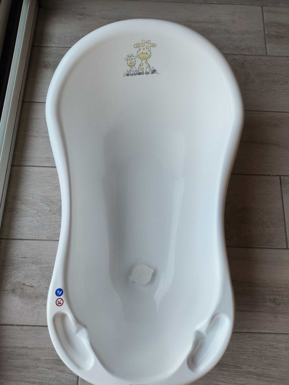 baignoire b&eacute;b&eacute;+ pied girafe Pu�riculture