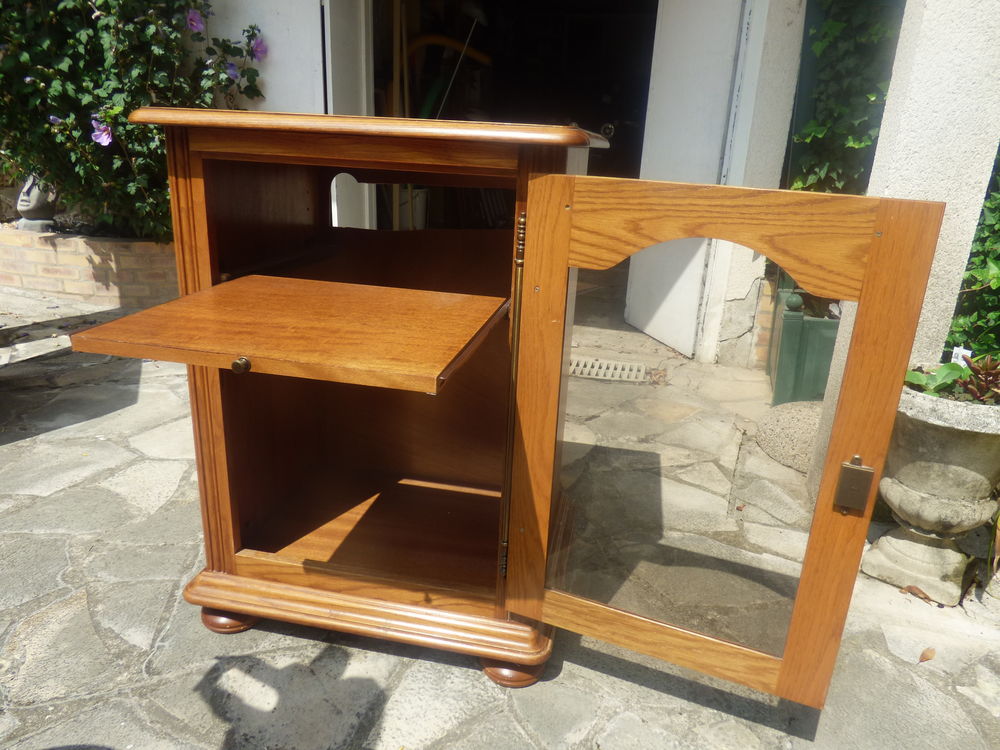 Meuble vitrine P 49 cm, L 82 cm, H 84 cm Meubles