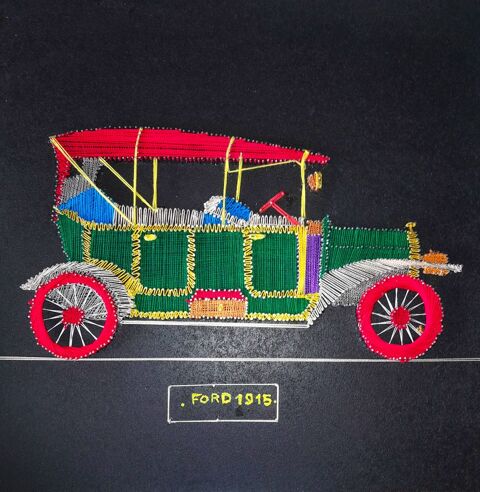 Tableau bois sur fond noir fil tendu sur clou 185 Tours (37)