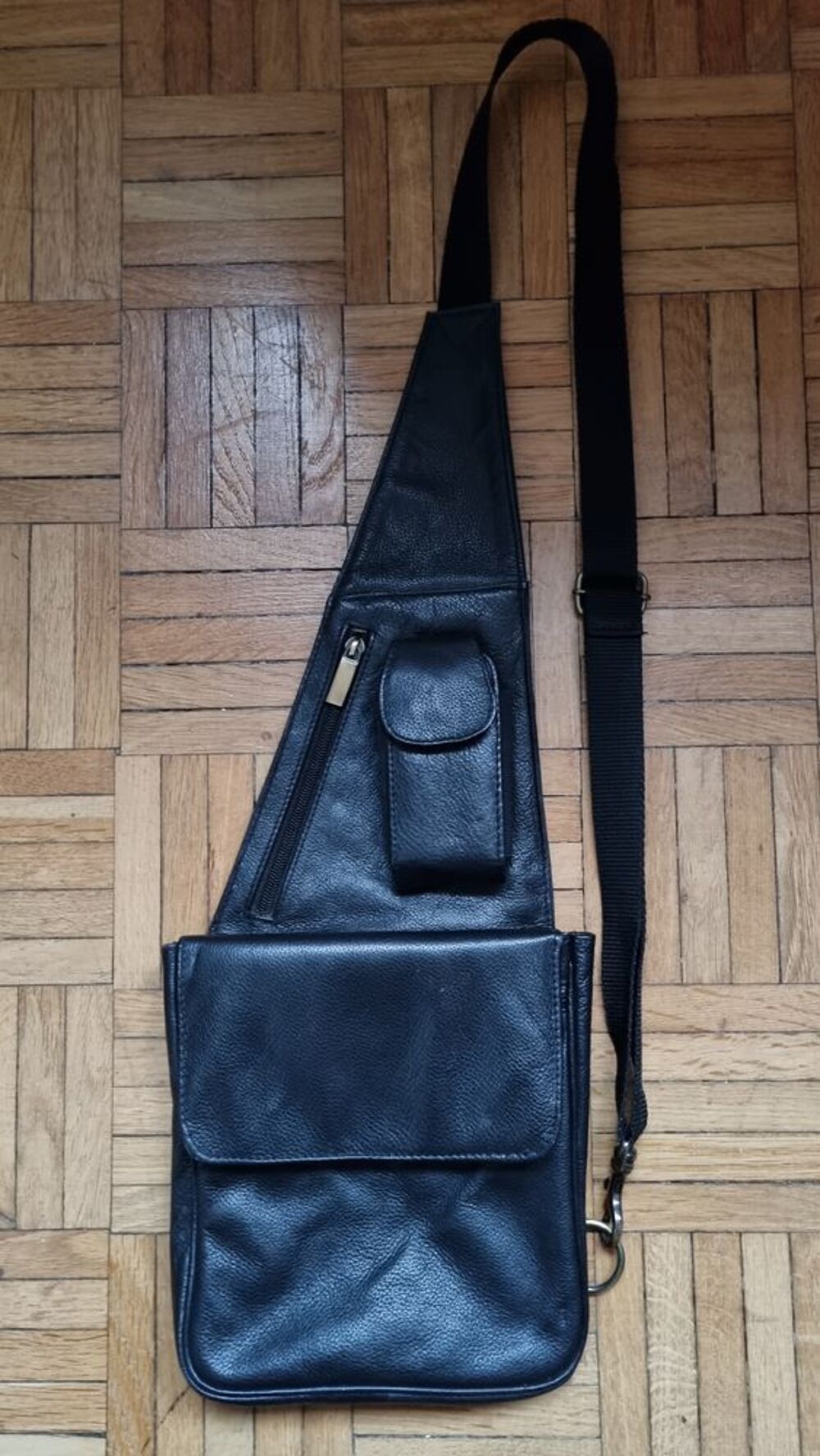 Sac bandouli&egrave;re port&eacute; &eacute;paule travers ou mono bretelle dos Maroquinerie