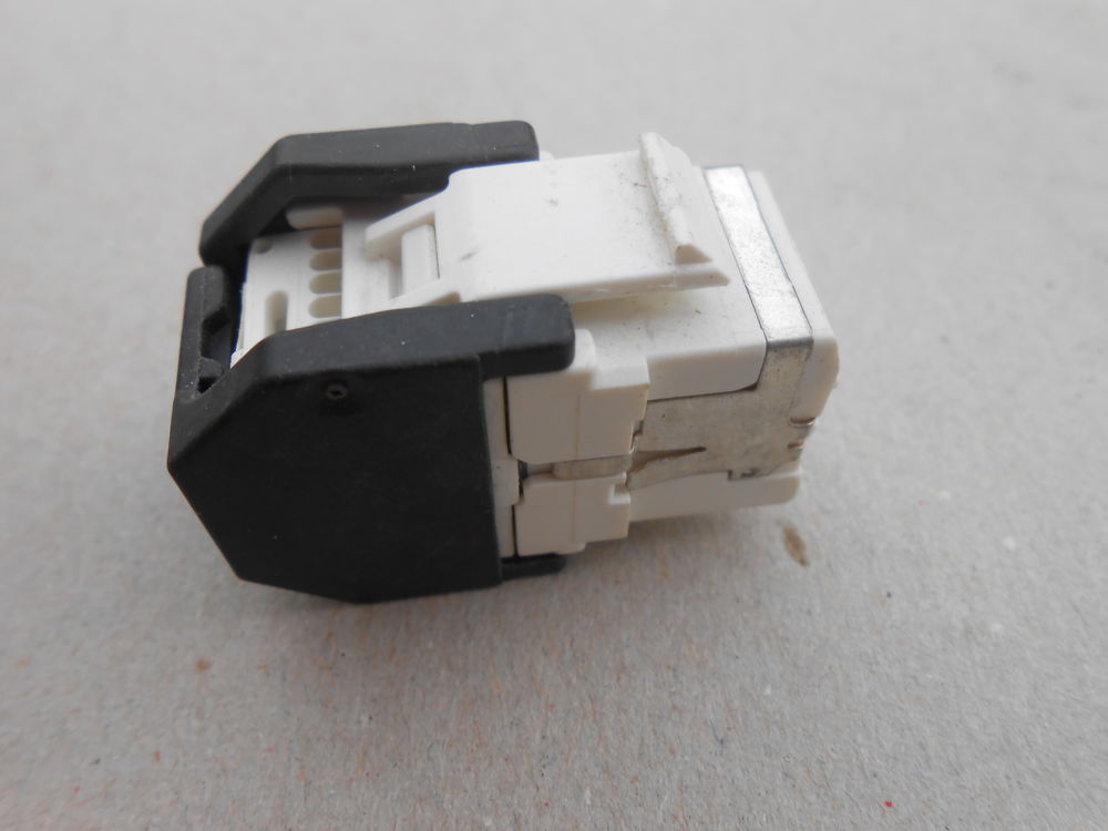 connecteurs RJ45 (72) Matériel informatique
