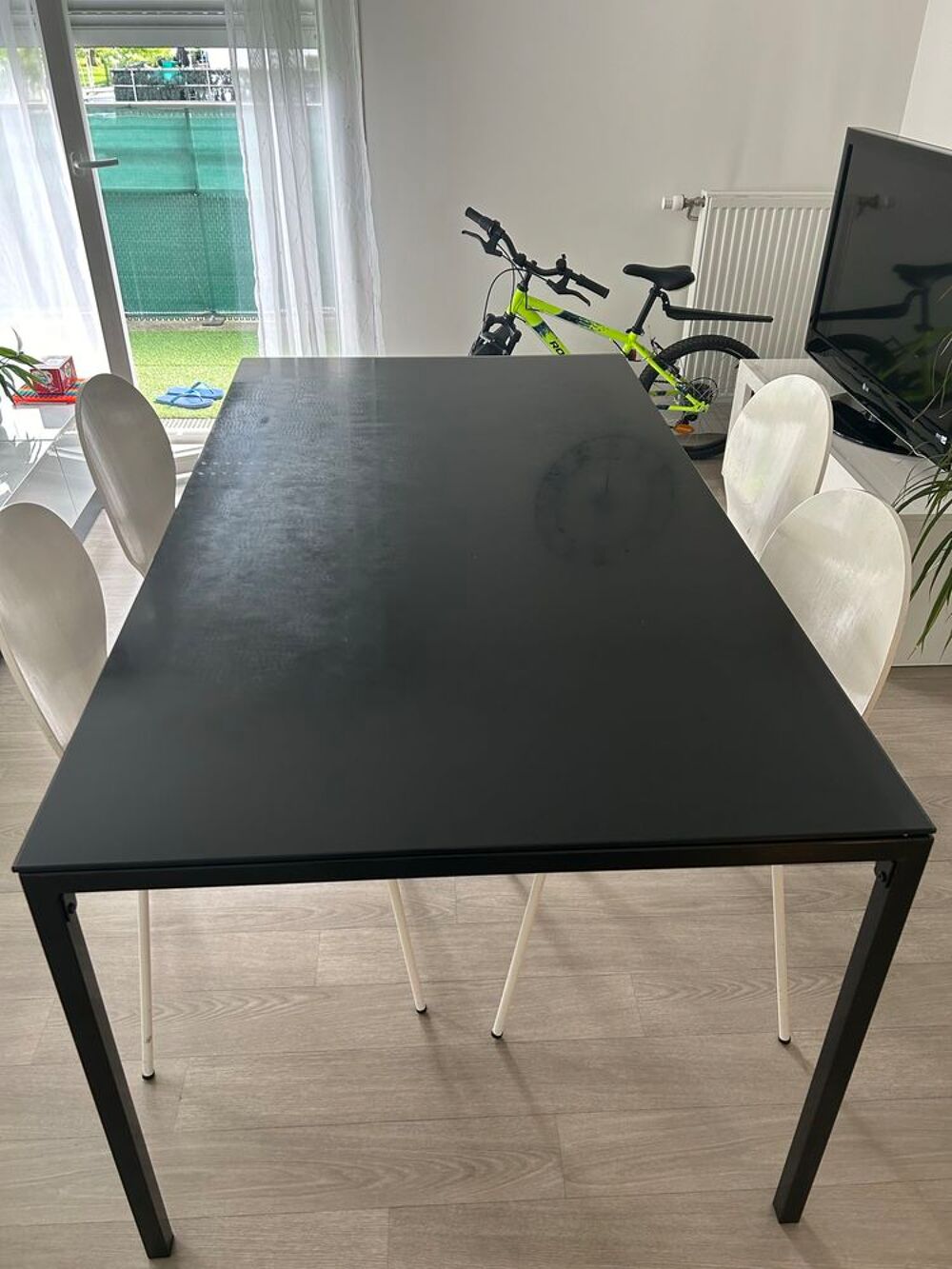 table et chaises salle &agrave; manger Meubles