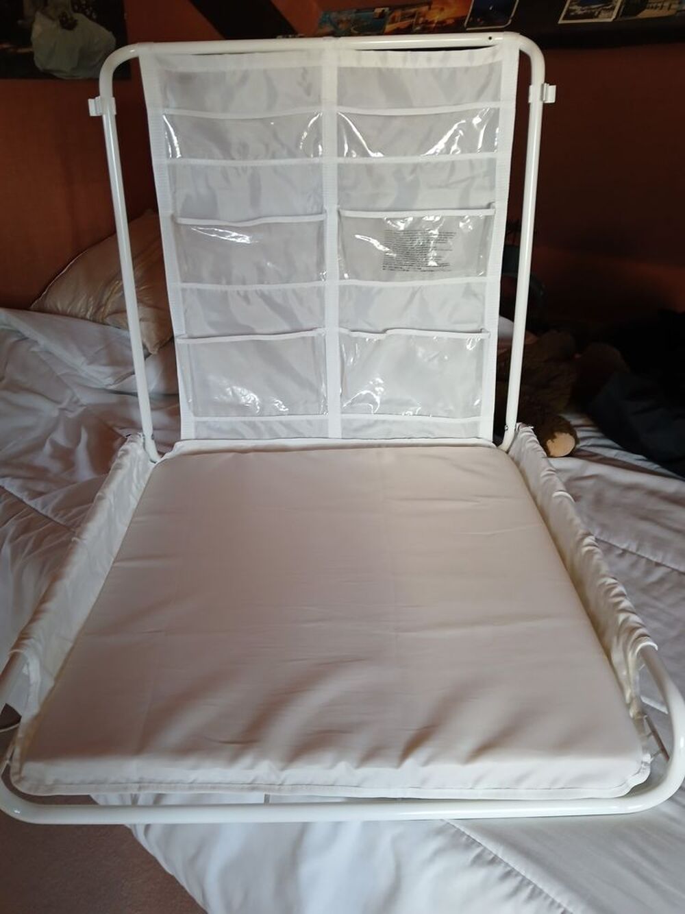 Table &agrave; langer murale et pliable Antilop - IKEA 
Tr&egrave; Mobilier enfants