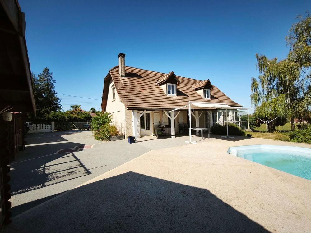 Vente Maison Maison 6 chambres piscine, 175 M² Navailles-angos
