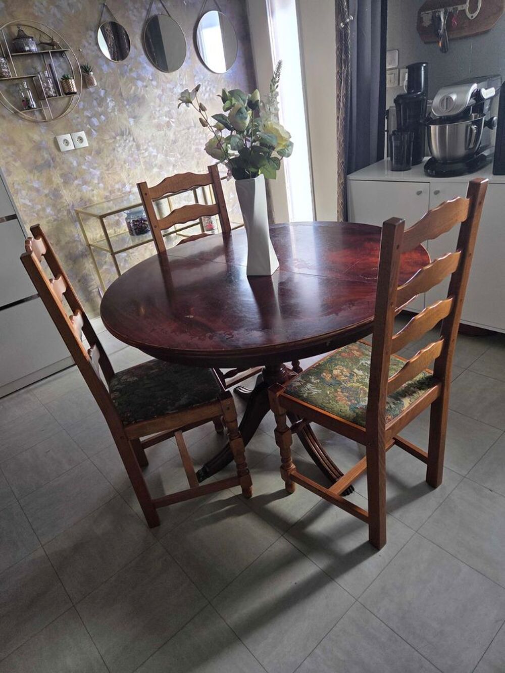 table &agrave; manger avec chaises Meubles