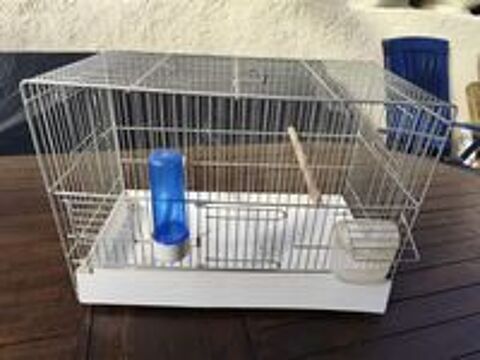   une cage moyenne  