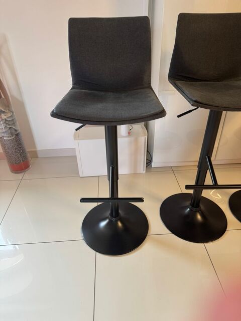 Lot de Chaises de bar 50 Pernes-les-Fontaines (84)