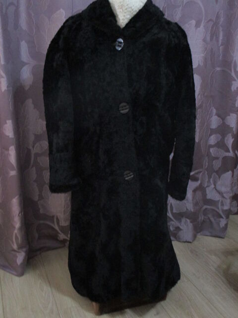 manteau  en  fourrure astrakan 45 Chanteloup-en-Brie (77)