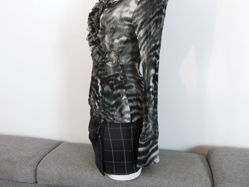 Blouse/ Chemisier/ Top Pliss&eacute; Gris Noir Blanc-Blanc Nature Vêtements