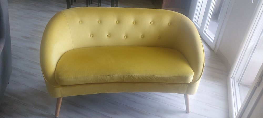 Canap&eacute; banquette en velours Sonia jaune. Meubles