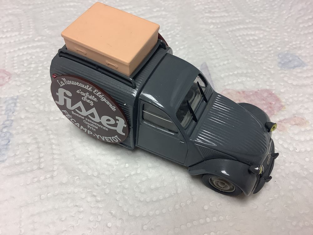 CITRO&Euml;N 2CV FOUTGONNETTE 1/43 voiture miniature 