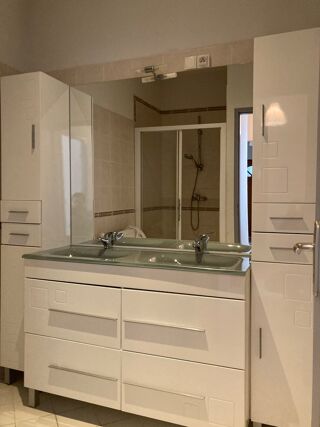  Appartement à louer 3 pièces 70 m²