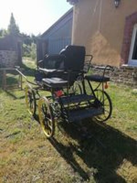   voiture d'attelage marathon 4 roues 