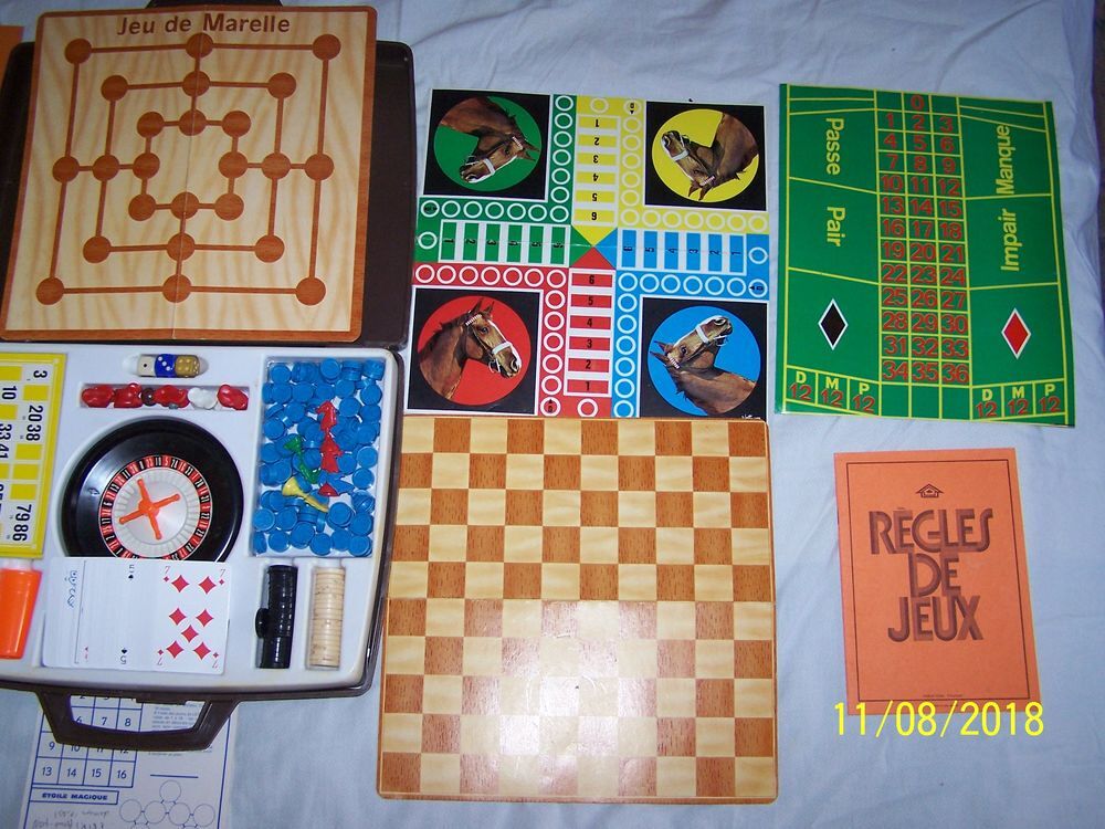 MALETTE DE JEUX DIVERS CLASSIQUES Jeux / jouets