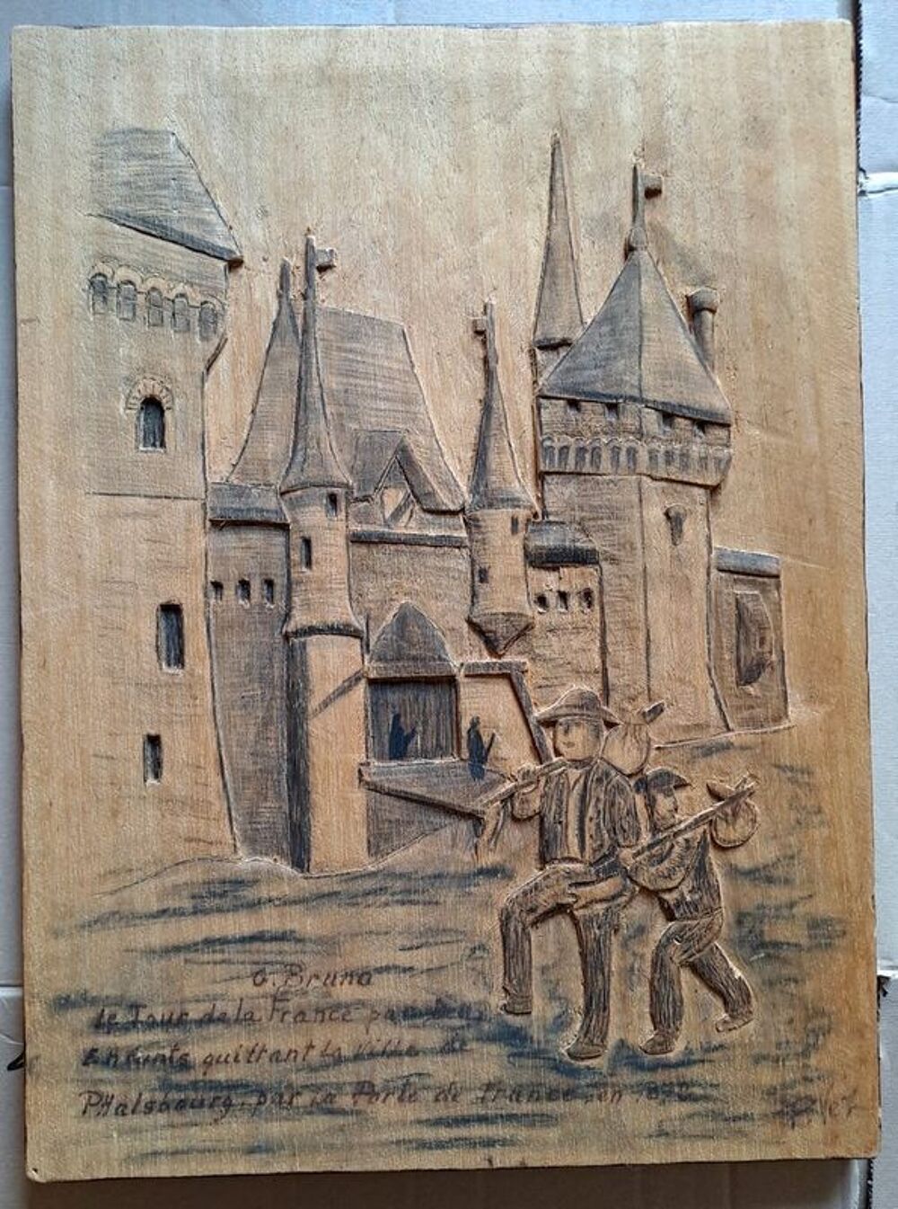 Panneau en bois sculpt&eacute; - " le tour de la France par deux en 