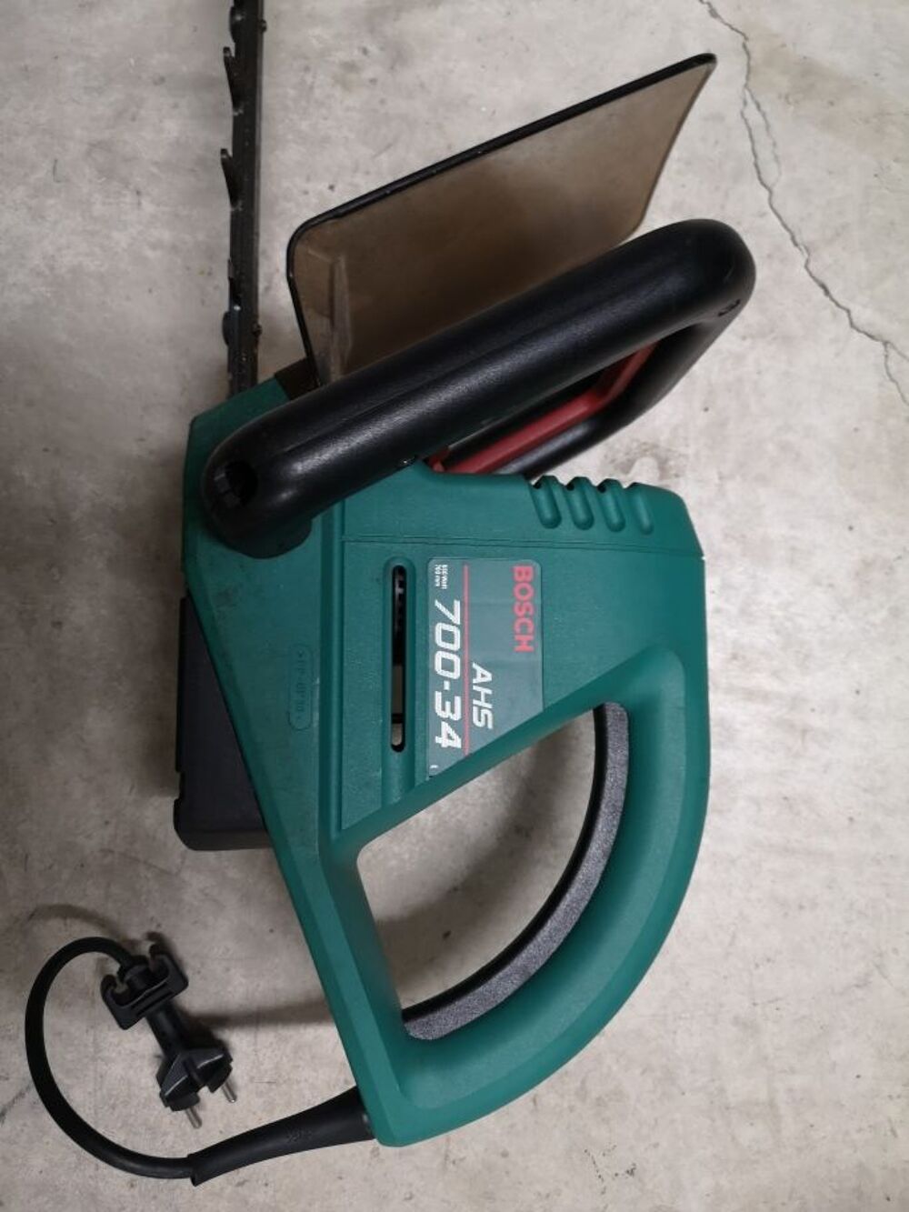 Taille-haies &eacute;lectrique BOSCH AHS 700-34 Jardin