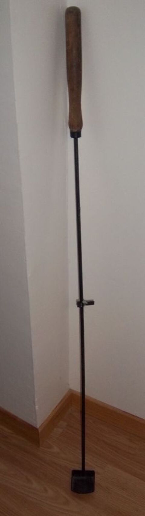 Pelle  feu grand manche pour chemine 6 Colombier-Fontaine (25)