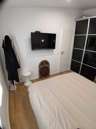 Location Maison à  louer maison meublé Suresnes