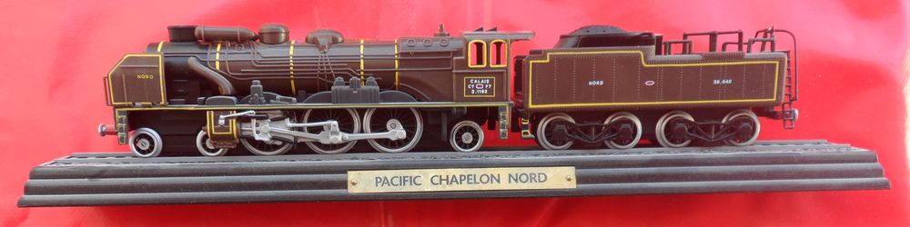 Maquette de train PACIFIC CHAPELON NORD locomotive + 1 wagon 