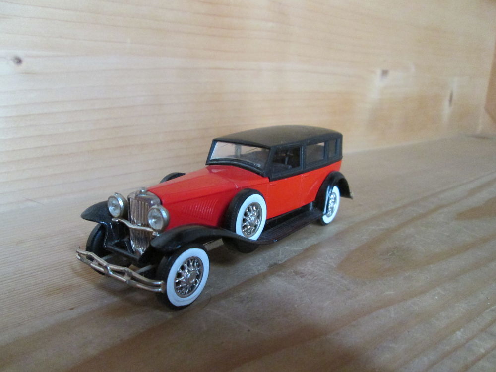 Voiture de collection Solido "Duesenberg rouge et noire ,1/4 