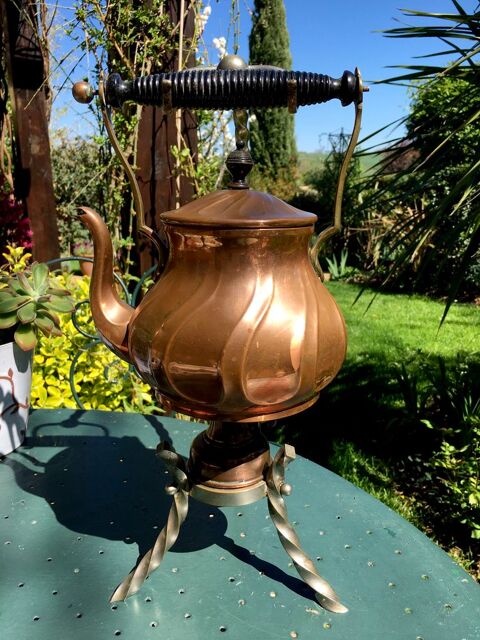 Théière ancienne à réchaud, cuivre, laiton et fer forgé 35 L'Isle-Jourdain (32)
