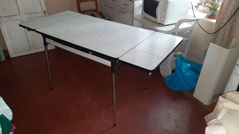 Table Formica vintage 28 Dampierre-en-Yvelines (78)