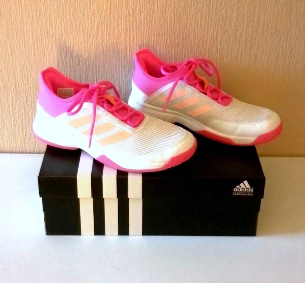 Chaussures Adidas Adizero club - Taille 37,5 neuves Chaussures