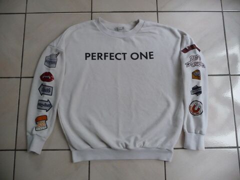 Sweat BERSHKA Taille S 10 Celles-sur-Belle (79)